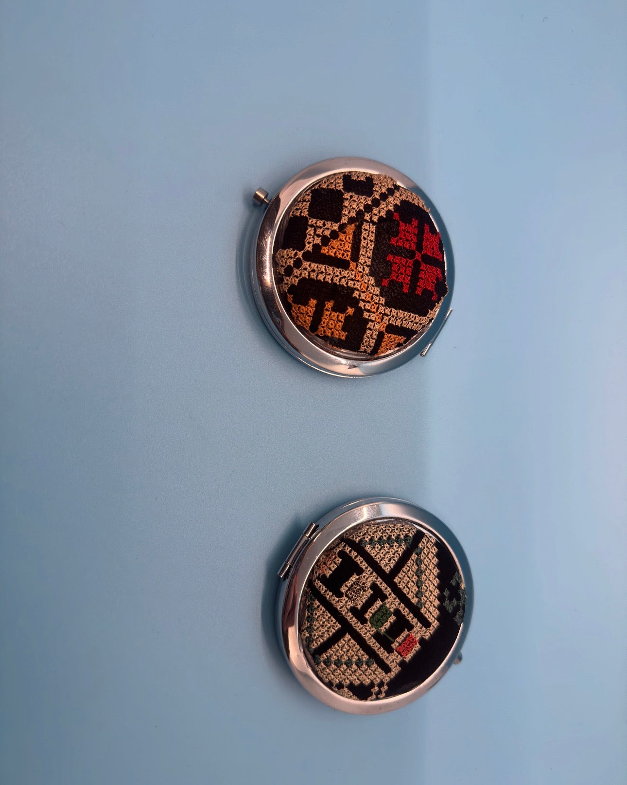 💄 Tutreez Folding Magnifying Mirror | Al Falastini™