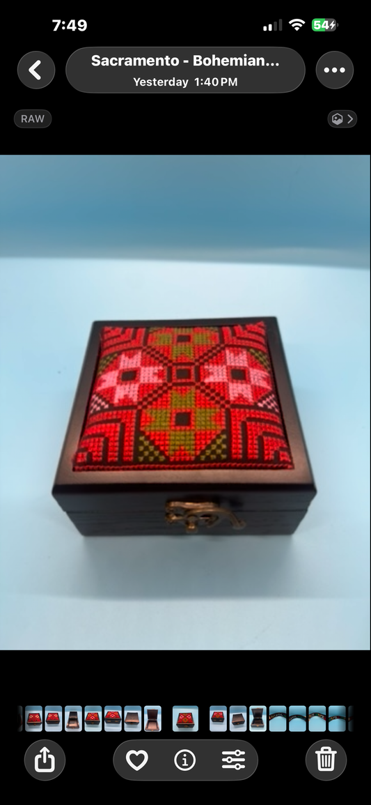 🪵 Wooden Tutreez Jewelry Box | Al Falastini™